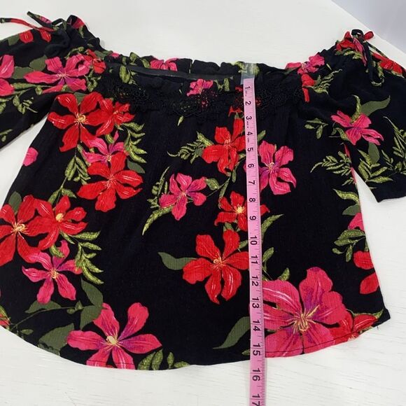 Guess Black and Red Floral Embroidered Tie Sleeve On Or Off The Shoulder Blouse - Picture 6 of 9